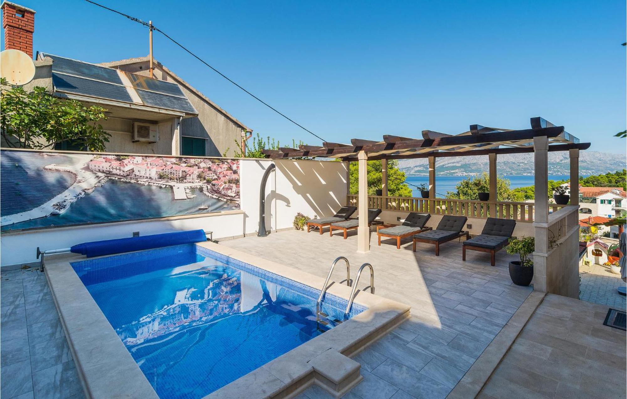 Nice Home In Postira With Outdoor Swimming Pool エクステリア 写真