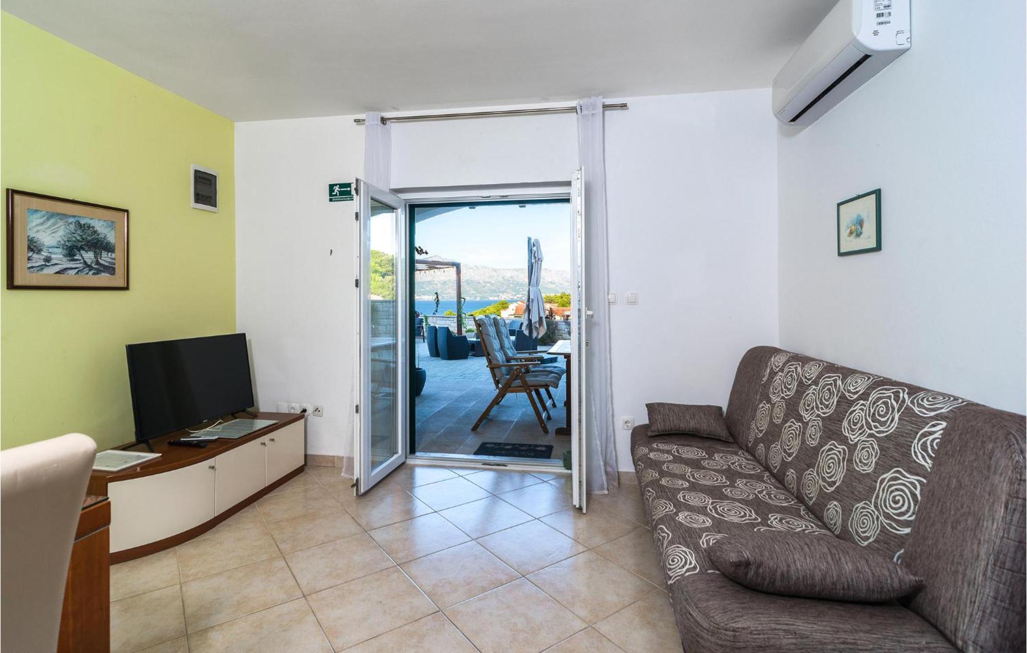 Nice Home In Postira With Outdoor Swimming Pool エクステリア 写真