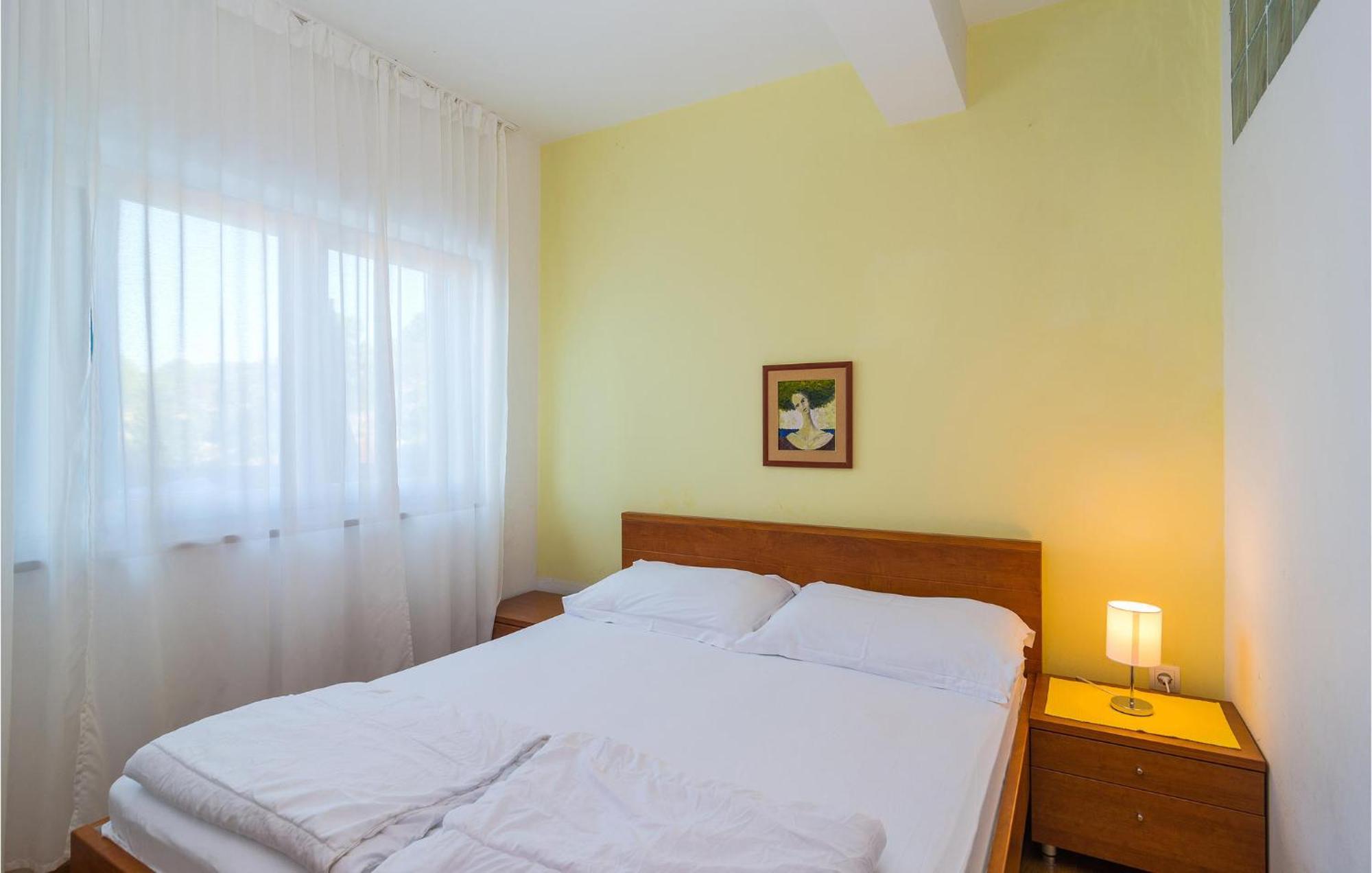 Nice Home In Postira With Outdoor Swimming Pool エクステリア 写真